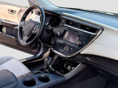 Used 2014 Toyota Avalon XLE FWD image 5