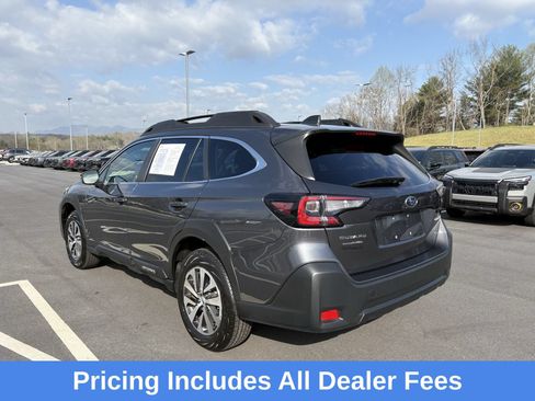 Used 2025 Subaru Outback Premium AWD/4WD image 6