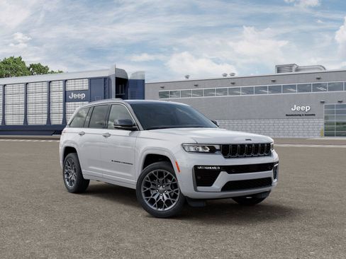 New 2026 Jeep Grand Cherokee Summit AWD/4WD image 3