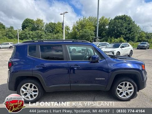 Used 2016 Jeep Renegade Latitude w/ Popular Equipment Group AWD/4WD image 6