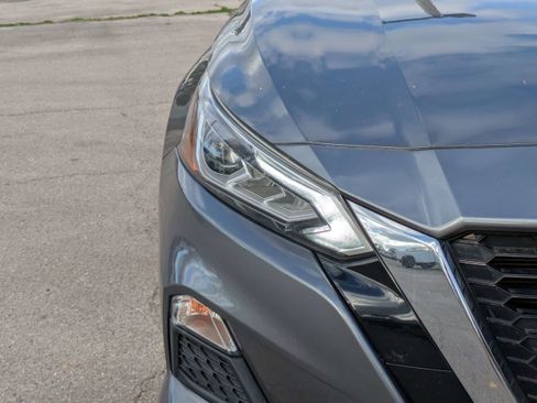 Used 2021 Nissan Altima 2.5 SV w/ SV Premium Package image 12