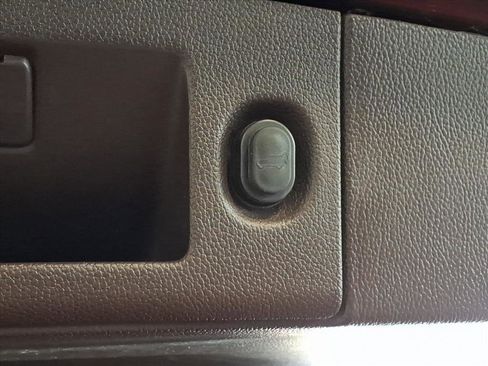 Used 2019 GMC Yukon XL Denali image 7