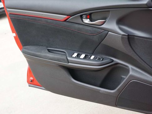 Used 2018 Honda Civic Type R image 18