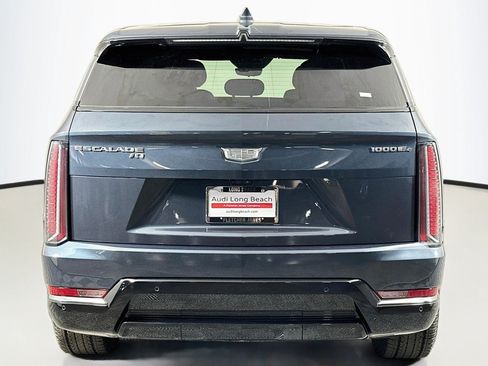 Used 2026 Cadillac Escalade IQ Sport 1 AWD/4WD image 3