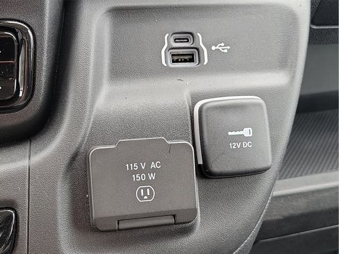 New 2024 RAM ProMaster 3500 w/ Convenience Group FWD image 14
