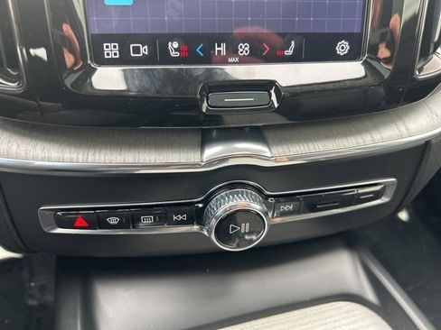 Certified 2025 Volvo XC60 B5 Plus image 25