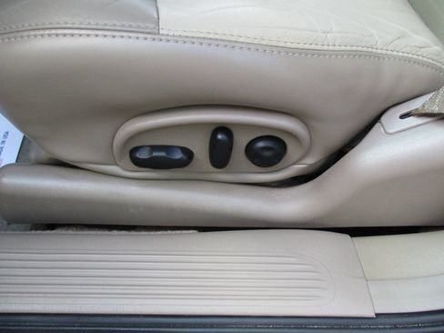 Used 2003 Buick Le Sabre Limited w/ Celebration Edition Package FWD image 11