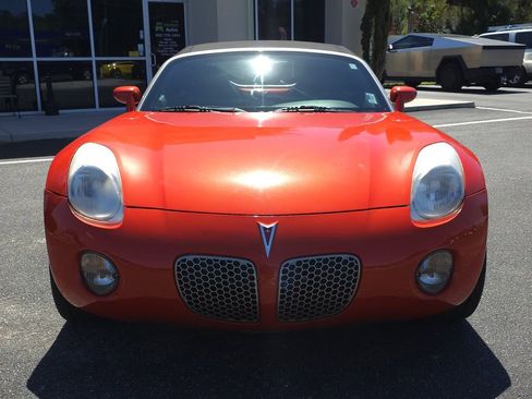 Used 2008 Pontiac Solstice Convertible w/ Premium Package image 3