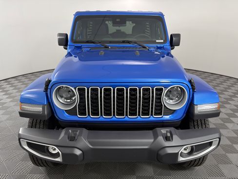 Certified 2025 Jeep Wrangler Unlimited Sahara AWD/4WD image 8