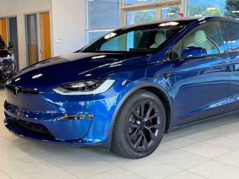 Used 2023 Tesla Model X AWD/4WD image 4