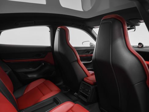 Used 2023 Porsche Taycan image 22