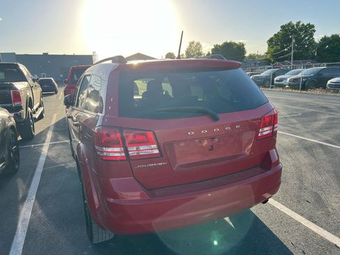 Used 2018 Dodge Journey SE w/ Blacktop Package FWD image 4