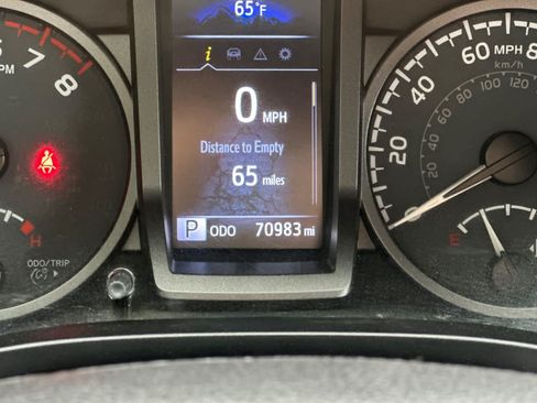 Used 2022 Toyota Tacoma TRD Off-Road AWD/4WD image 24