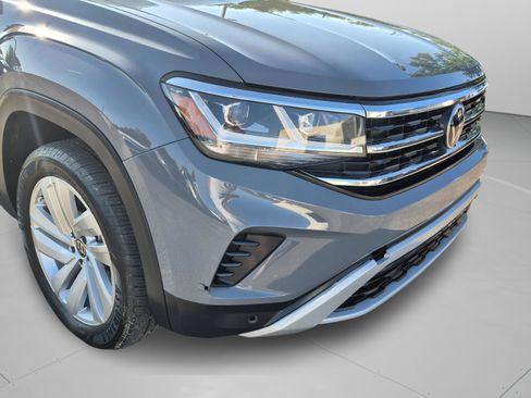 Used 2022 Volkswagen Atlas Cross Sport SE FWD image 35