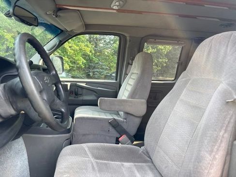 Used 2005 Chevrolet Express 1500 RWD image 5