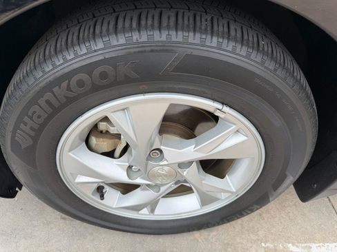 Used 2023 Hyundai Elantra SE FWD image 35