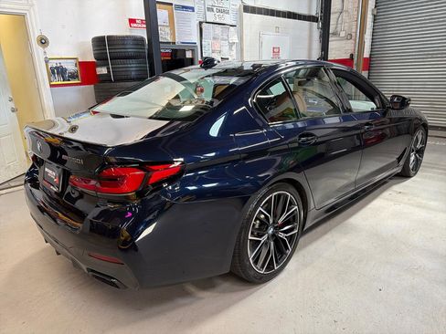 Used 2023 BMW M550i xDrive image 5