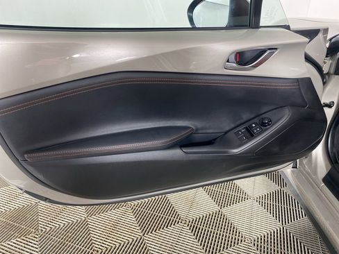 Used 2023 MAZDA MX-5 Miata Grand Touring RWD image 16