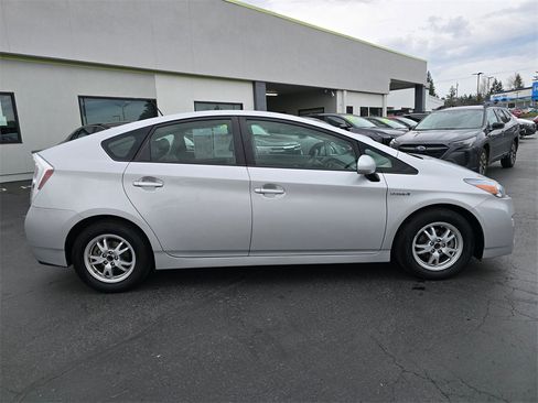 Used 2010 Toyota Prius One image 3