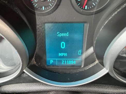 Used 2011 Chevrolet Cruze LT FWD image 19