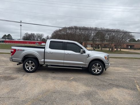 Used 2021 Ford F150 Lariat image 16