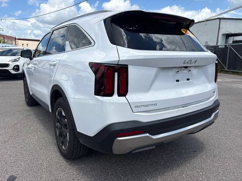 Used 2024 Kia Sorento S AWD/4WD image 5