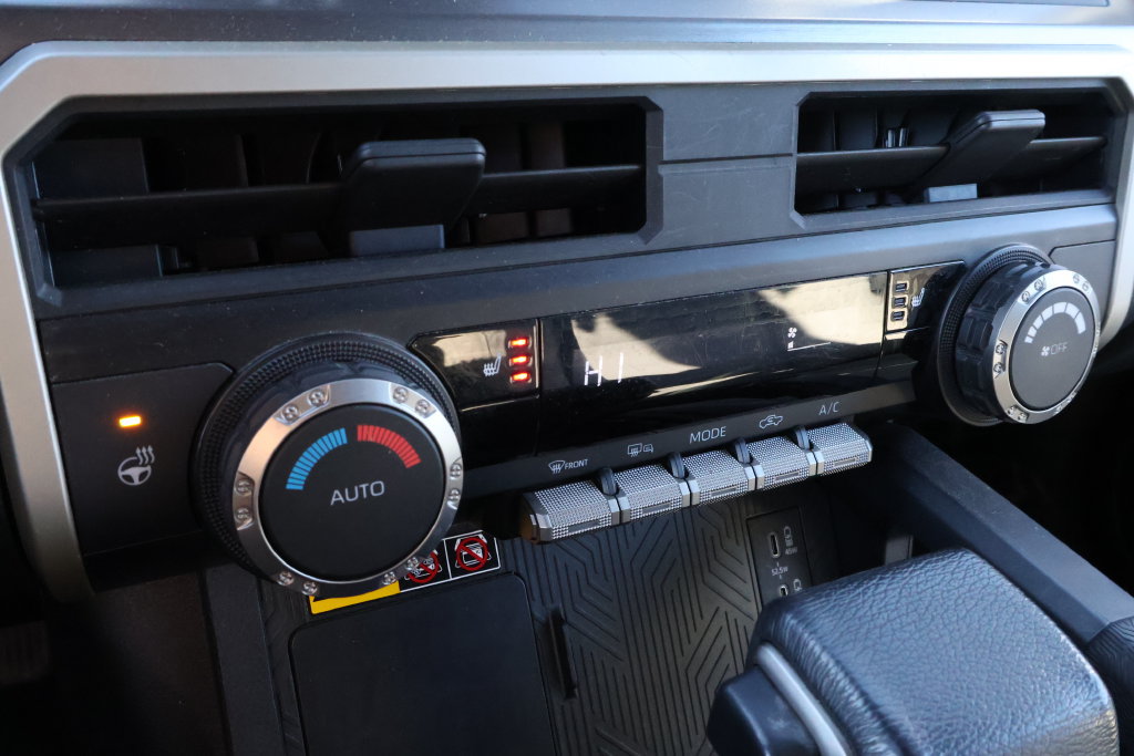 Used 2024 Toyota Tacoma SR5 AWD/4WD image 26