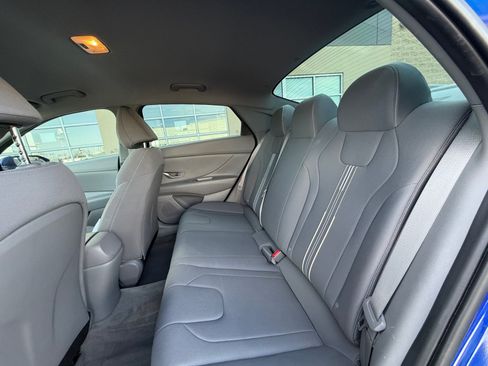 Certified 2023 Hyundai Elantra SEL FWD image 17