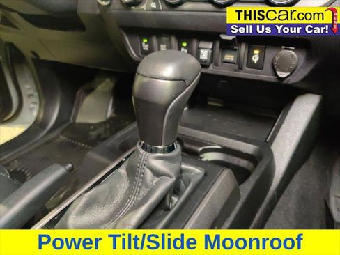 Used 2022 Toyota Tacoma TRD Off-Road w/ TRD Premium Off Road Package AWD/4WD image 19