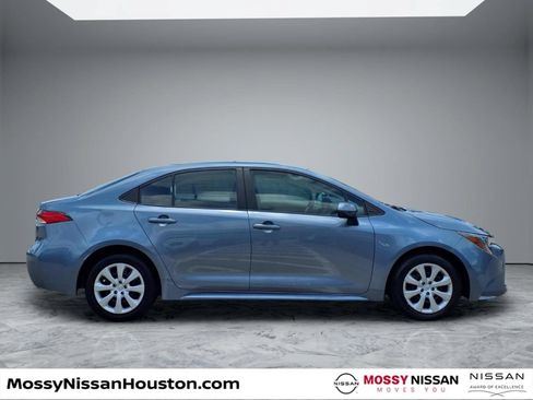Used 2024 Toyota Corolla LE FWD image 8