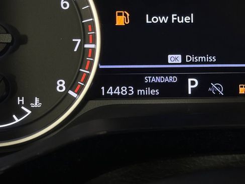 Used 2025 Nissan Pathfinder SL FWD image 16