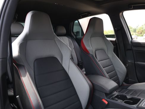 Used 2022 Volkswagen GTI SE FWD image 22