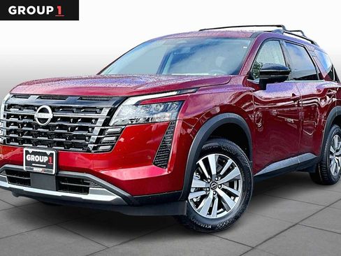 New 2026 Nissan Pathfinder SL image 1