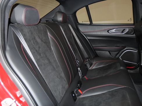 Used 2018 Alfa Romeo Giulia Quadrifoglio w/ Driver Assist Dynamic Package image 71