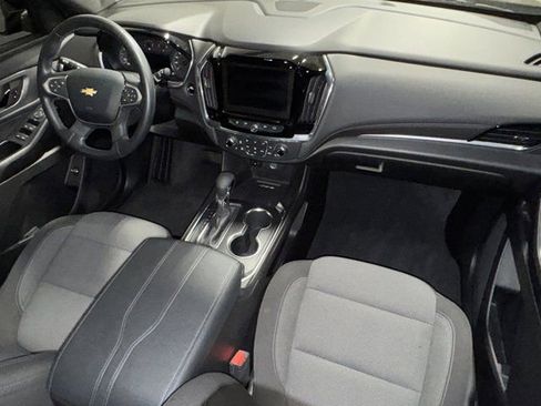 Used 2023 Chevrolet Traverse LT AWD/4WD image 17
