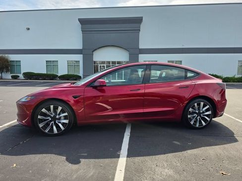 Used 2025 Tesla Model 3 Long Range AWD/4WD image 13