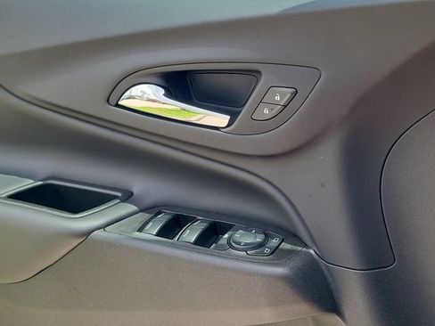 Used 2023 Chevrolet Equinox LT FWD image 18