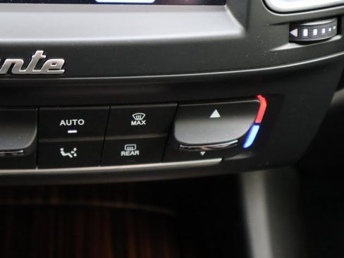 Used 2020 Maserati Levante GranLusso image 36