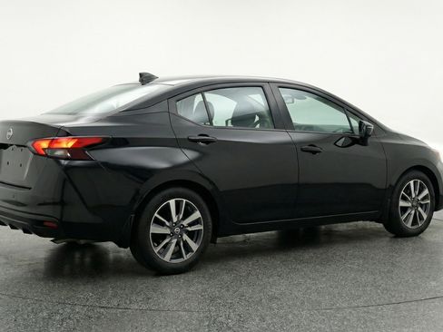 Used 2025 Nissan Versa SV image 9