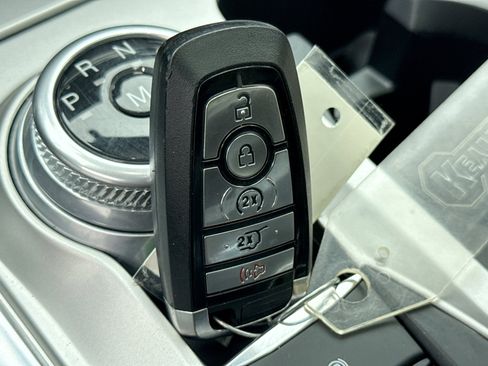 Used 2021 Ford Explorer Platinum w/ Equipment Group 601A AWD/4WD image 27