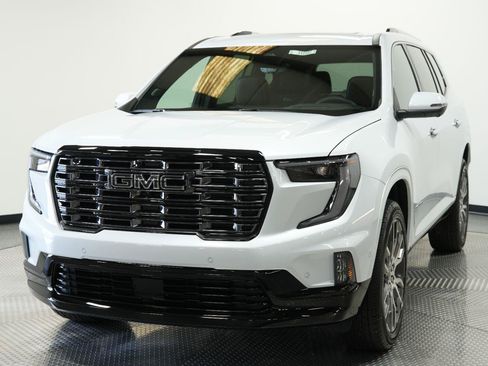 New 2026 GMC Acadia Denali Ultimate w/ LPO, Floor Liner Package AWD/4WD image 3