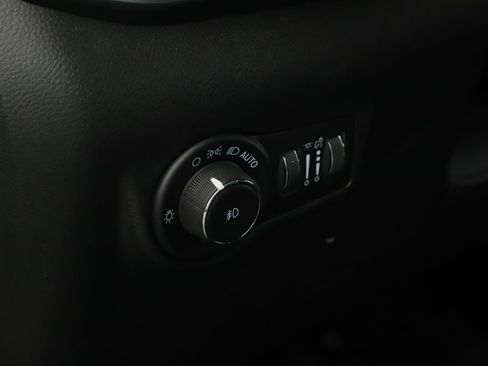 Used 2023 Jeep Compass Latitude AWD/4WD image 8