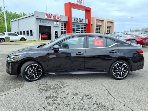 Certified 2025 Nissan Sentra SR FWD image 19
