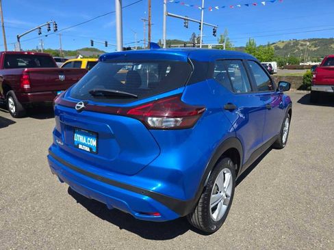 Used 2022 Nissan Kicks S FWD image 5