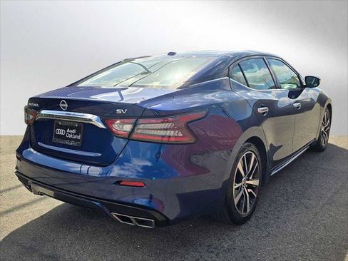 Used 2023 Nissan Maxima SV w/ Floor Mat Group FWD image 3