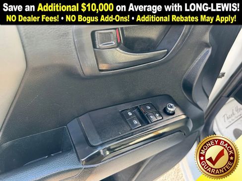 Used 2018 Toyota Tacoma SR image 17