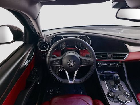 Used 2019 Alfa Romeo Giulia Ti Sport w/ Quick Order Package 22U Sport image 17