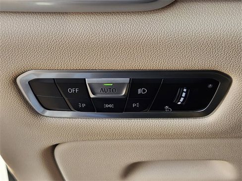 Used 2022 BMW X5 xDrive40i w/ Climate Comfort Package image 21