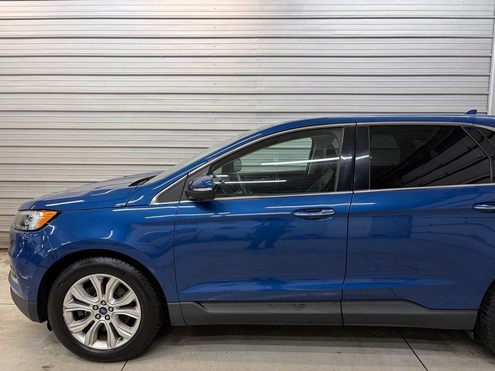Used 2020 Ford Edge Titanium w/ Equipment Group 301A AWD/4WD image 3