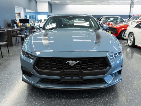Used 2024 Ford Mustang Coupe RWD image 2